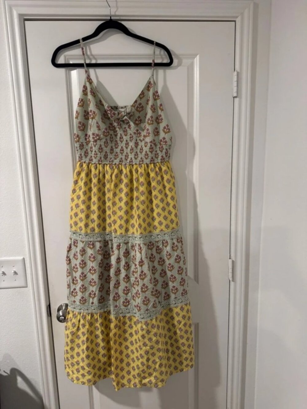 Boho Floral Tiered Midi Dress with Adjustable Straps – Size L